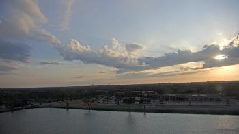 Weather camera view of Commerce Bank.