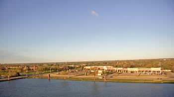Weather camera view of Commerce Bank.
