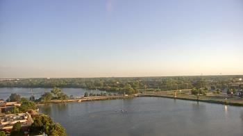 Weather camera view of Commerce Bank.