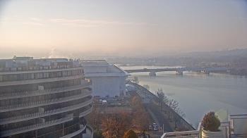 Weather camera view of The Watergate Hotel.