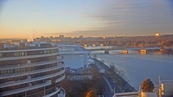 Weather camera view of The Watergate Hotel.