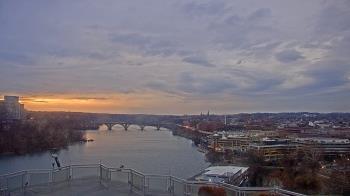 Weather camera view of The Watergate Hotel.