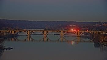 Weather camera view of The Watergate Hotel.
