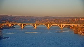 Weather camera view of The Watergate Hotel.