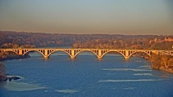 Weather camera view of The Watergate Hotel.