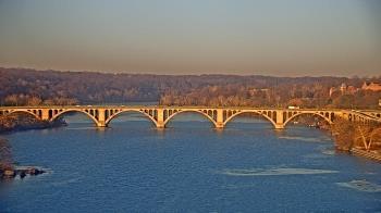 Weather camera view of The Watergate Hotel.