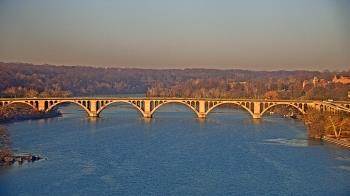 Weather camera view of The Watergate Hotel.