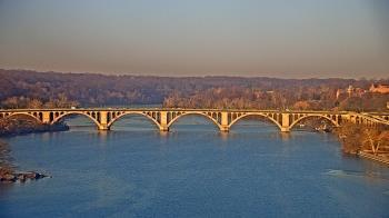 Weather camera view of The Watergate Hotel.
