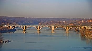 Weather camera view of The Watergate Hotel.