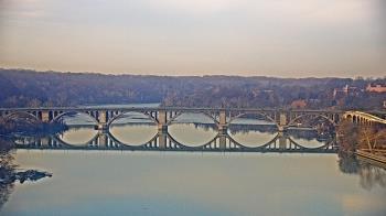 Weather camera view of The Watergate Hotel.