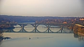 Weather camera view of The Watergate Hotel.