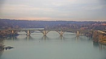 Weather camera view of The Watergate Hotel.