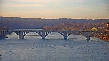 Weather camera view of The Watergate Hotel.