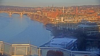 Weather camera view of The Watergate Hotel.