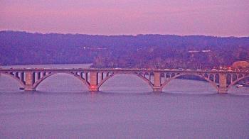 Weather camera view of The Watergate Hotel.