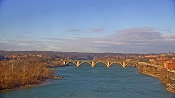 Weather camera view of The Watergate Hotel.