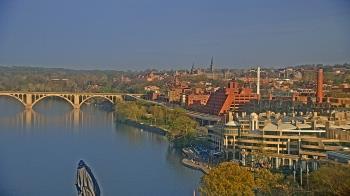 Weather camera view of The Watergate Hotel.