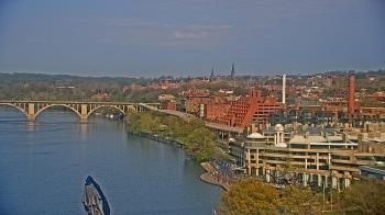 Weather camera view of The Watergate Hotel.