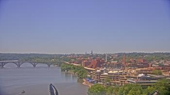 Weather camera view of The Watergate Hotel.
