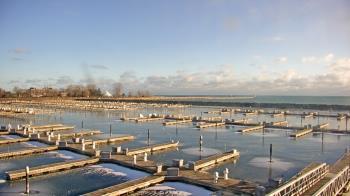 Weather camera view of Waukegan Harbor and Marina.