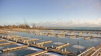 Weather camera view of Waukegan Harbor and Marina.