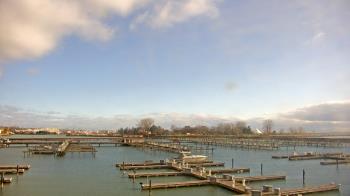 Weather camera view of Waukegan Harbor and Marina.
