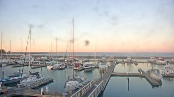 Weather camera view of Waukegan Harbor and Marina.