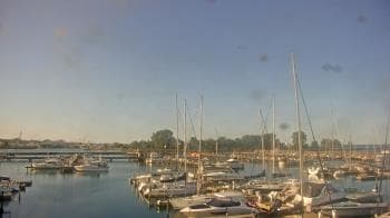 Weather camera view of Waukegan Harbor and Marina.