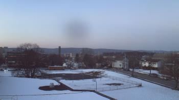 Weather camera view of Heights Murray ES.
