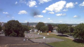 Weather camera view of Heights Murray ES.