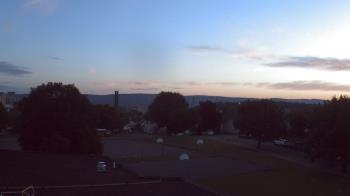 Weather camera view of Heights Murray ES.
