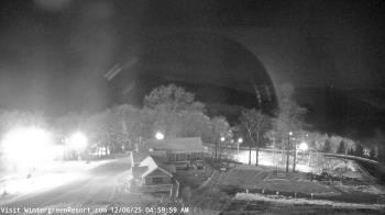 Weather camera view of Wintergreen Mtn. at 3600 ft. elev..