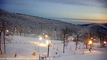 Weather camera view of Wintergreen Mtn. at 3600 ft. elev..