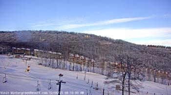 Weather camera view of Wintergreen Mtn. at 3600 ft. elev..