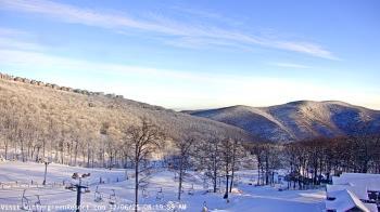 Weather camera view of Wintergreen Mtn. at 3600 ft. elev..