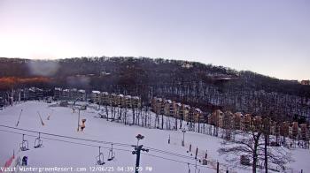 Weather camera view of Wintergreen Mtn. at 3600 ft. elev..