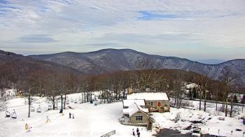 Weather camera view of Wintergreen Mtn. at 3600 ft. elev..