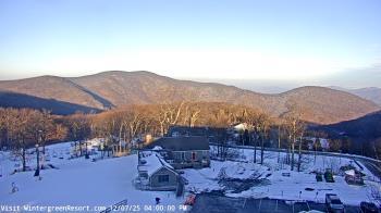 Weather camera view of Wintergreen Mtn. at 3600 ft. elev..