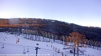 Weather camera view of Wintergreen Mtn. at 3600 ft. elev..