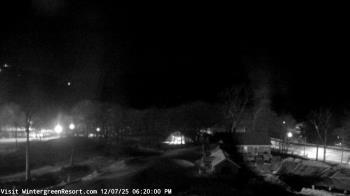 Weather camera view of Wintergreen Mtn. at 3600 ft. elev..