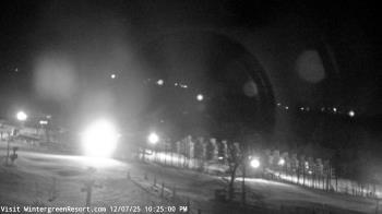 Weather camera view of Wintergreen Mtn. at 3600 ft. elev..