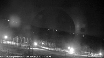 Weather camera view of Wintergreen Mtn. at 3600 ft. elev..