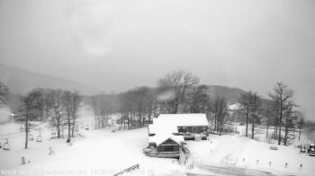 Weather camera view of Wintergreen Mtn. at 3600 ft. elev..