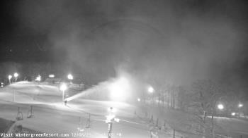 Weather camera view of Wintergreen Mtn. at 3600 ft. elev..