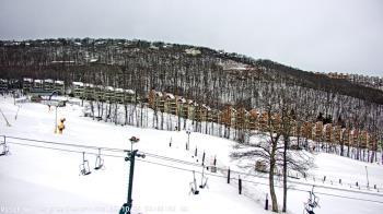 Weather camera view of Wintergreen Mtn. at 3600 ft. elev..