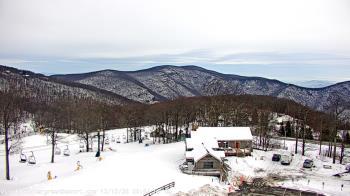 Weather camera view of Wintergreen Mtn. at 3600 ft. elev..