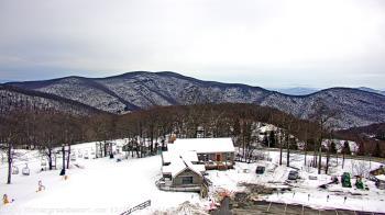 Weather camera view of Wintergreen Mtn. at 3600 ft. elev..
