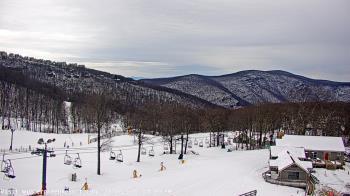 Weather camera view of Wintergreen Mtn. at 3600 ft. elev..