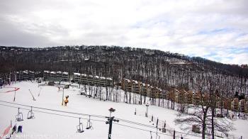 Weather camera view of Wintergreen Mtn. at 3600 ft. elev..
