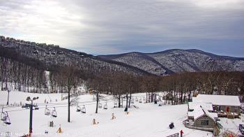Weather camera view of Wintergreen Mtn. at 3600 ft. elev..
